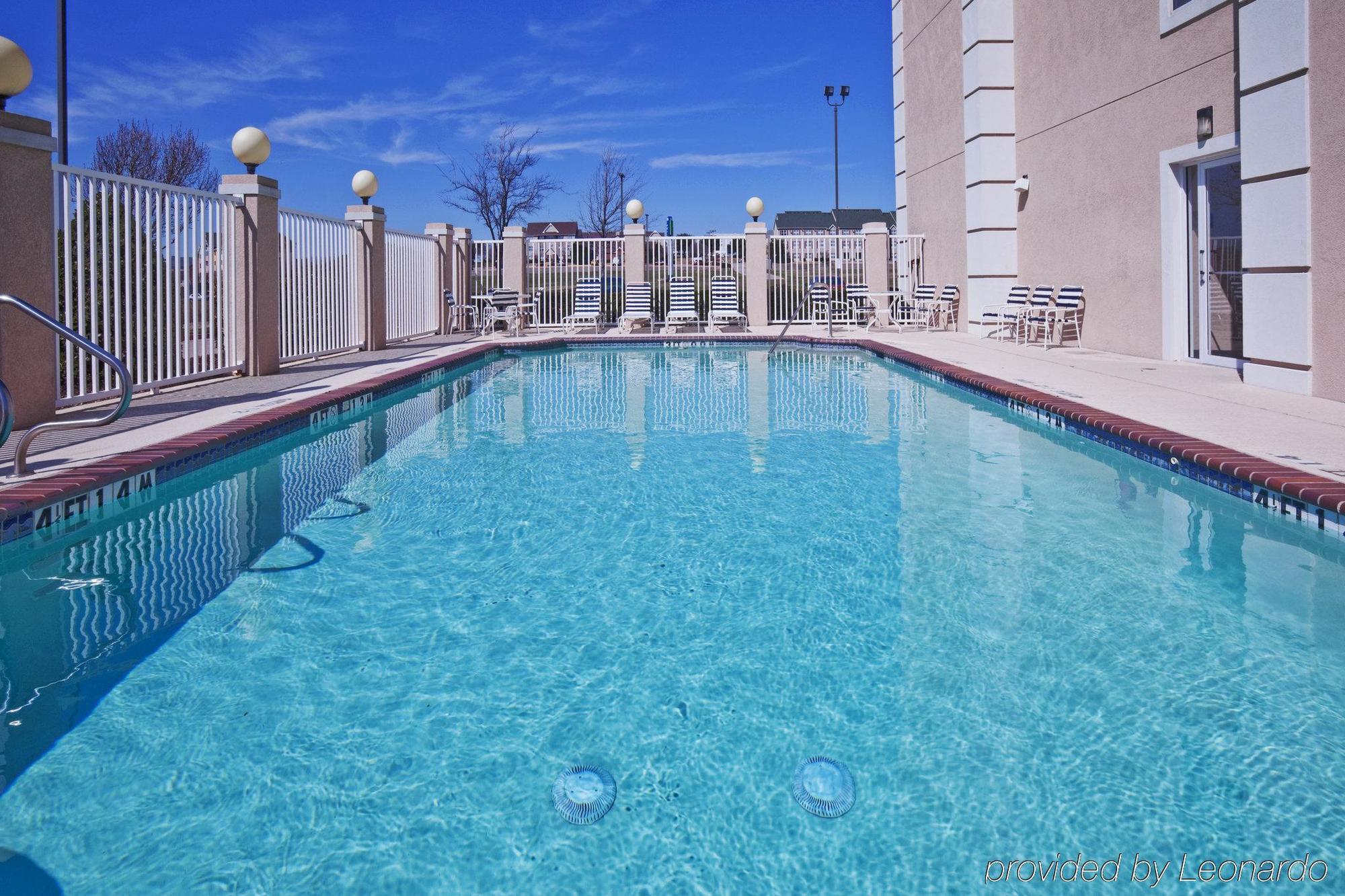 Holiday Inn Express Hotel & Suites Dallas Lewisville By Ihg Екстериор снимка