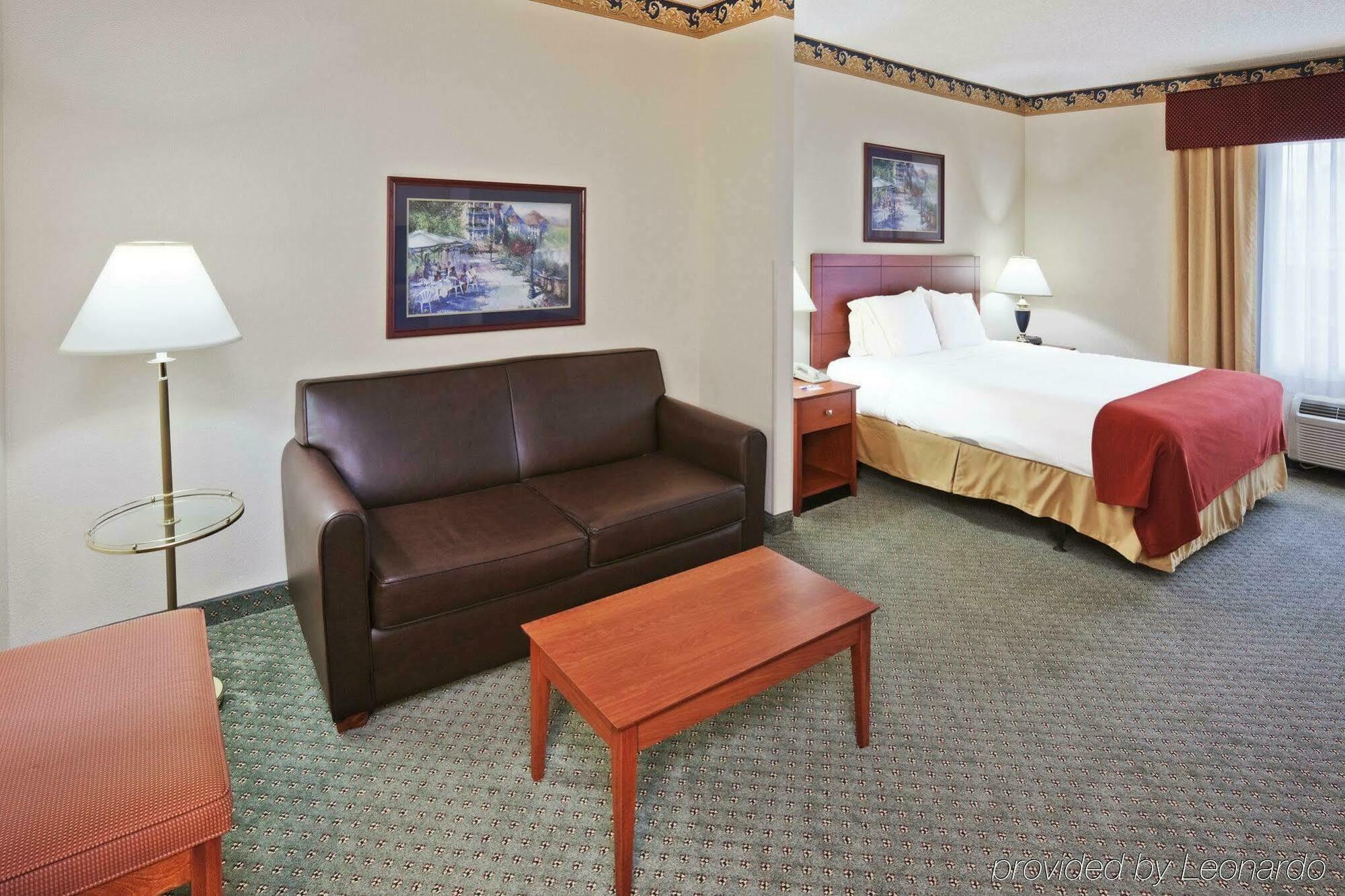 Holiday Inn Express Hotel & Suites Dallas Lewisville By Ihg Екстериор снимка